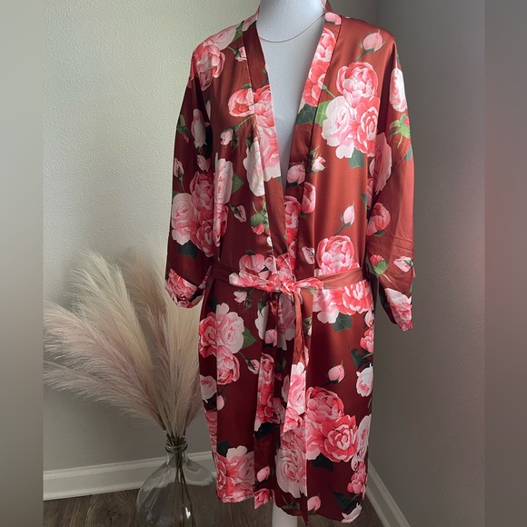 Soho Apparel Tops - NWT - Red Rose Kimono
